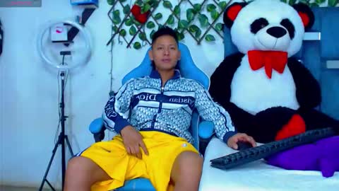 Hakim online show from January 18, 2:21 pm