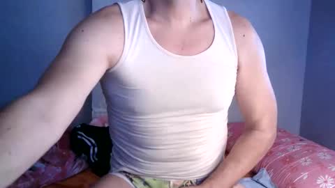 Snapshot of gusanito_enano chatting on October 1, 3:07 pm gusanito_enano online show from October 1, 3:07 pm