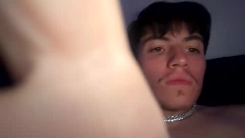 Snapshot of gustavog79 chatting on April 15, 7:04 am gustavog79 online show from April 15, 7:04 am