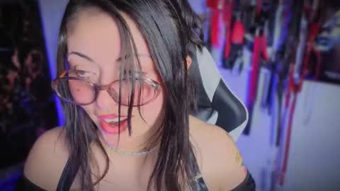 Snapshot of guxplo chatting on March 19, 3:16 pm Antonella online show from March 19, 3:16 pm