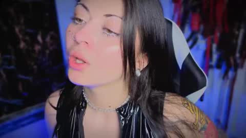 Snapshot of guxplo chatting on March 25, 3:18 pm Antonella online show from March 25, 3:18 pm