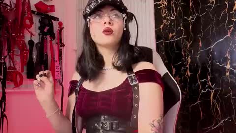 Miss online show from September 26, 1:04 pm