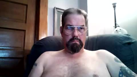 Snapshot of guy4fun8 chatting on February 14, 7:43 pm guy4fun8 online show from February 14, 7:43 pm