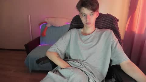 Snapshot of guy_liam1 chatting on October 1, 3:18 pm guy_liam1 online show from October 1, 3:18 pm