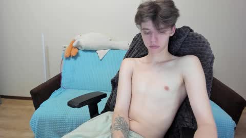 Snapshot of guy_liam1 chatting on October 16, 8:37 am guy_liam1 online show from October 16, 8:37 am