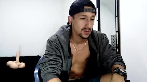 karim online show from December 20, 7:33 am