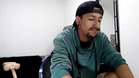 karim online show from December 21, 9:01 am