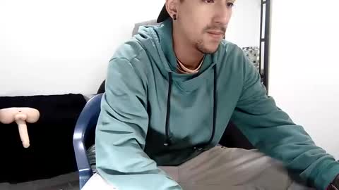 karim online show from December 22, 7:11 am