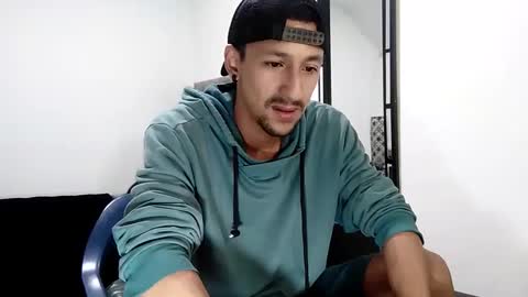 karim online show from December 24, 8:33 am