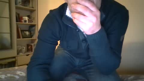 Snapshot of guywa chatting on January 11, 6:44 pm Drake online show from January 11, 6:44 pm