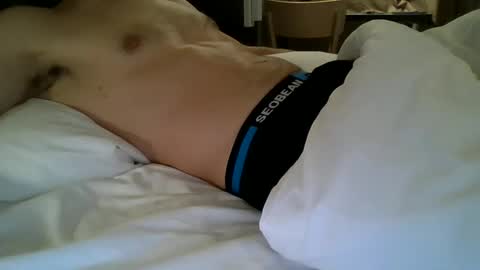 Snapshot of guywa chatting on February 12, 7:55 am Drake online show from February 12, 7:55 am