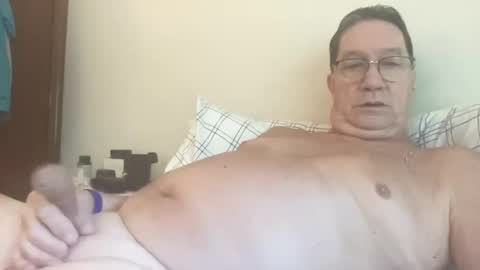 Snapshot of gwashere4u chatting on October 5, 1:53 pm gwashere4u online show from October 5, 1:53 pm