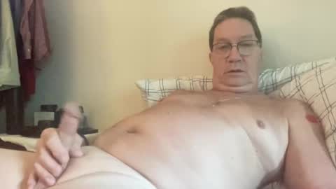 Snapshot of gwashere4u chatting on October 15, 2:17 pm gwashere4u online show from October 15, 2:17 pm