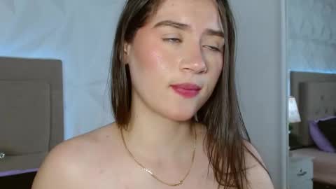 Snapshot of gwen_drew chatting on February 14, 3:31 pm Gwen Drew online show from February 14, 3:31 pm