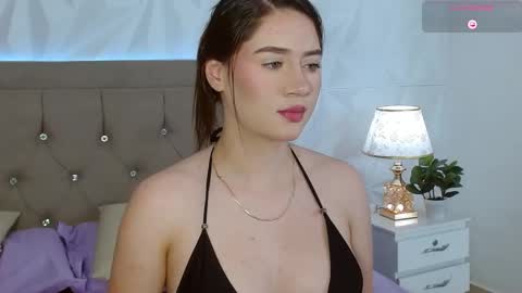 Snapshot of gwen_drew chatting on March 4, 12:55 pm Gwen Drew online show from March 4, 12:55 pm