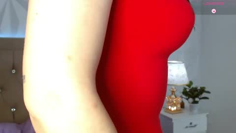 Snapshot of gwen_drew chatting on April 17, 7:50 pm Gwen Drew online show from April 17, 7:50 pm