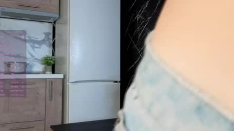 Julia online show from December 14, 1:22 am