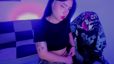 gwenhazel online show from September 15, 11:54 am