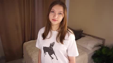 Molly online show from February 1, 5:06 am