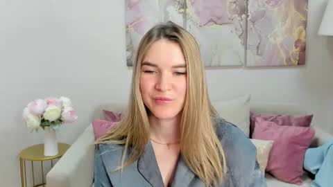 gwensmitt online show from June 11, 12:32 am