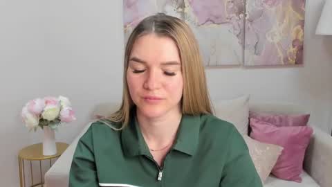 gwensmitt online show from June 15, 10:01 pm