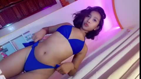 gwyneth_licious online show from June 17, 11:56 am