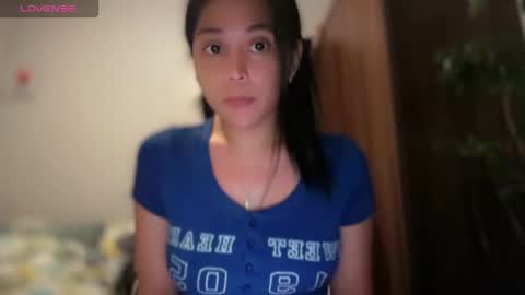 Snapshot of gwynmylove chatting on March 9, 5:44 am Gwyn online show from March 9, 5:44 am