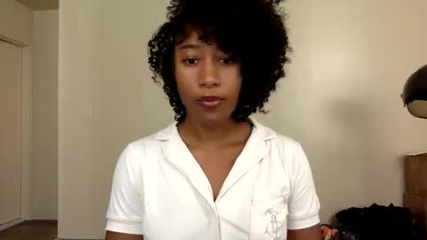 gyalxoxo online show from September 11, 3:23 pm