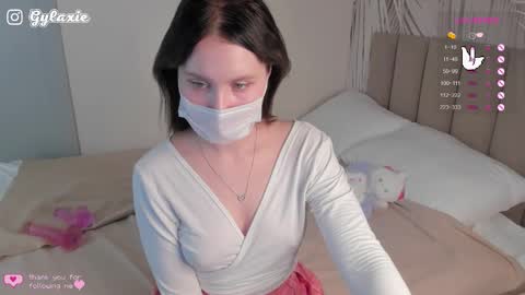   online show from October 7, 9:39 am