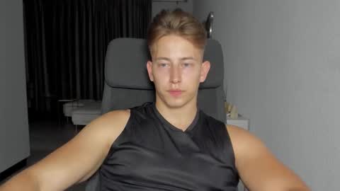 Snapshot of gym_alpha chatting on October 15, 8:53 pm Oliver online show from October 15, 8:53 pm