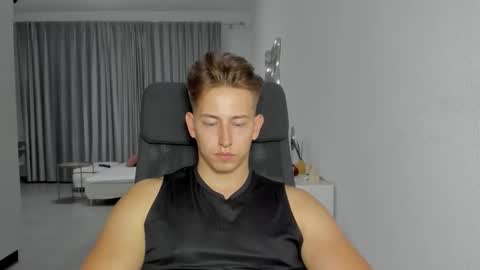 Snapshot of gym_alpha chatting on October 16, 7:59 pm Oliver online show from October 16, 7:59 pm