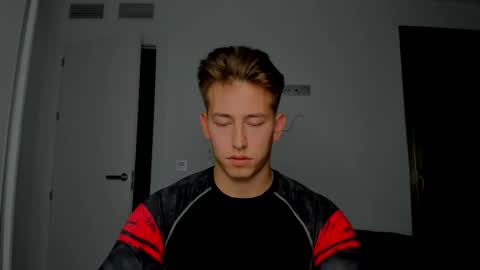 Oliver online show from January 12, 9:09 pm