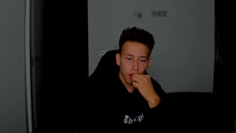 Oliver online show from March 14, 10:04 pm