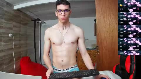 Snapshot of gyo_____ chatting on September 23, 12:19 pm gyo online show from September 23, 12:19 pm