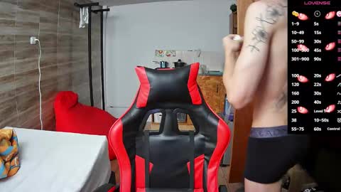 Snapshot of gyo_____ chatting on October 3, 12:24 pm gyo online show from October 3, 12:24 pm