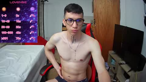 Snapshot of gyo_____ chatting on November 3, 12:50 pm gyo online show from November 3, 12:50 pm