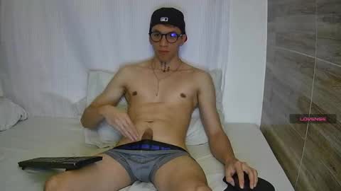 Snapshot of gyo_____ chatting on November 30, 11:36 am gyo online show from November 30, 11:36 am