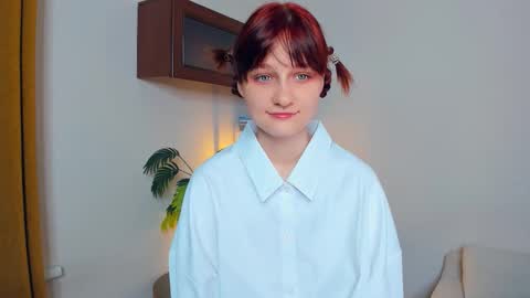 Snapshot of h0lyangel chatting on September 9, 6:40 pm Kelly Lilly online show from September 9, 6:40 pm