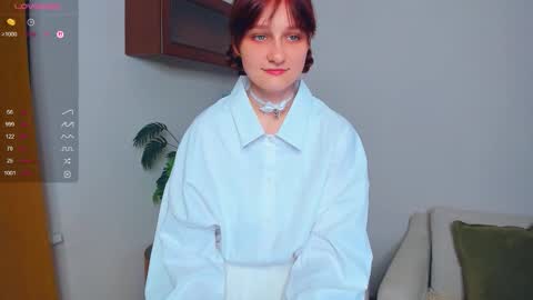 Snapshot of h0lyangel chatting on September 17, 6:53 pm Kelly Lilly online show from September 17, 6:53 pm