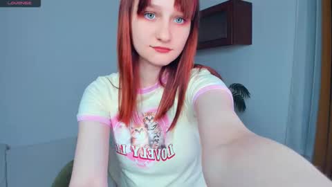 Kelly  Lilly online show from November 14, 6:39 pm