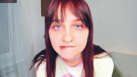 Kelly  Lilly online show from November 30, 6:23 pm