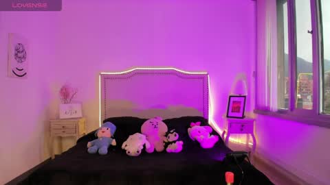 Hello Kitty online show from June 4, 12:33 pm