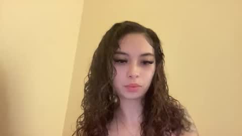 h3nnynlace online show from November 16, 7:25 am