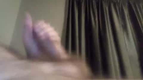 Snapshot of h_rd333 chatting on December 3, 9:33 am h_rd333 online show from December 3, 9:33 am