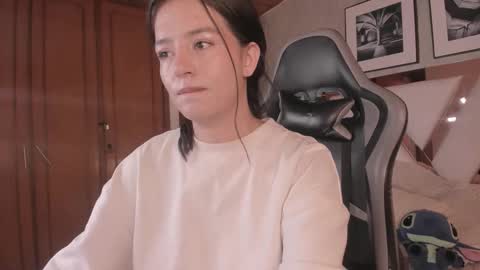 Snapshot of haathorx chatting on October 9, 1:53 pm haathorx online show from October 9, 1:53 pm