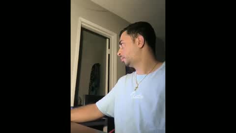 Snapshot of habibi_d chatting on October 21, 1:28 am habibi_d online show from October 21, 1:28 am