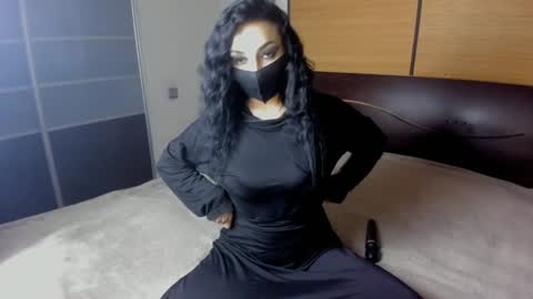 Linda online show from December 15, 11:34 am