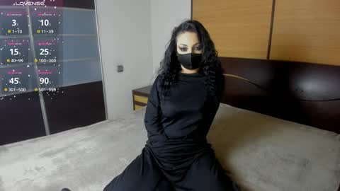 Linda online show from December 20, 2:30 am