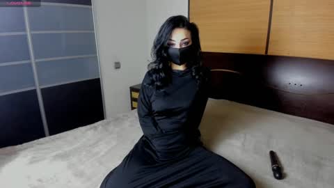 Linda online show from December 25, 2:25 am