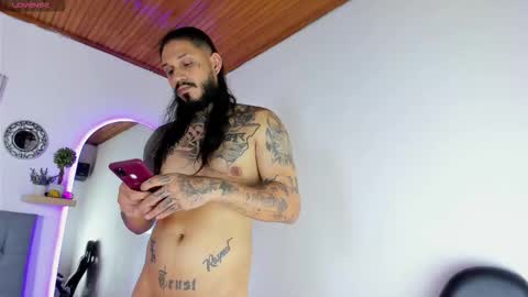 Snapshot of hache222 chatting on October 18, 4:19 pm hache222 online show from October 18, 4:19 pm